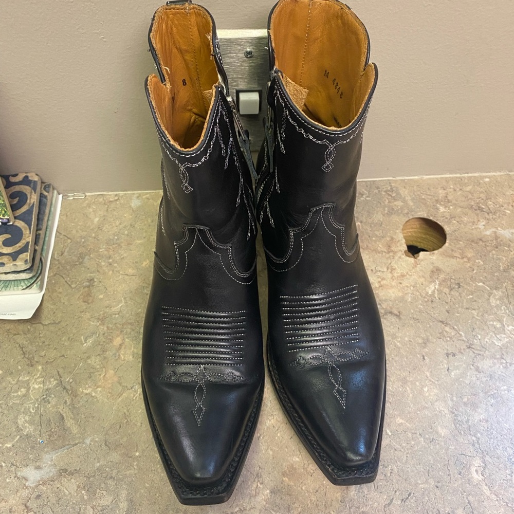 Lucchese Women’s Black Booties Size 6